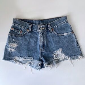 Vintage Y2K Levi’s Daisy Duke Distressed Cutoff Shorts